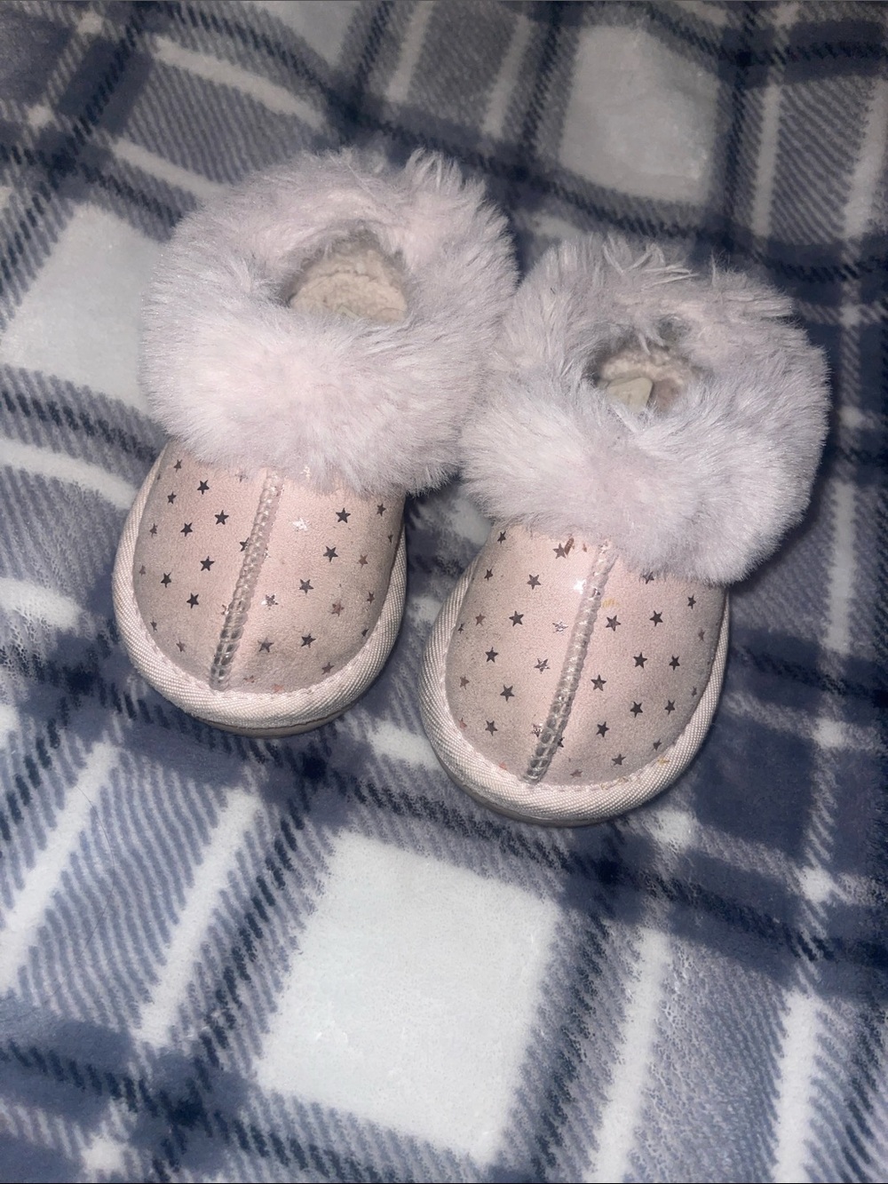 Toddler Faux-Fur Star Booties in Light Pink